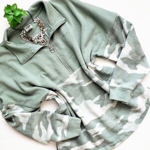 VS PINK Varsity Half Zip Oversized Embroidered Logo Spell Out Wide Collar Size M